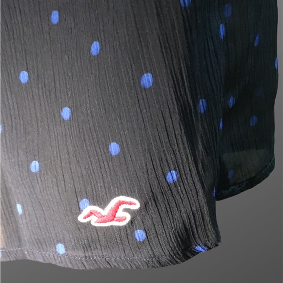 Hollister Polka-Dot Shirt 🔵⚫️ - Picture 3 of 3